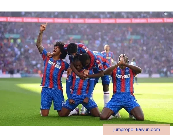 英超奥涅卡近期表现稳健，持续受到关注与期待