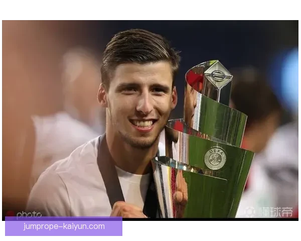 鲁本·迪亚斯在本赛季持续提升，展现出稳健的比赛影响力。